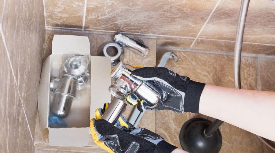 Professional gutter cleaning in Doe Run, MO